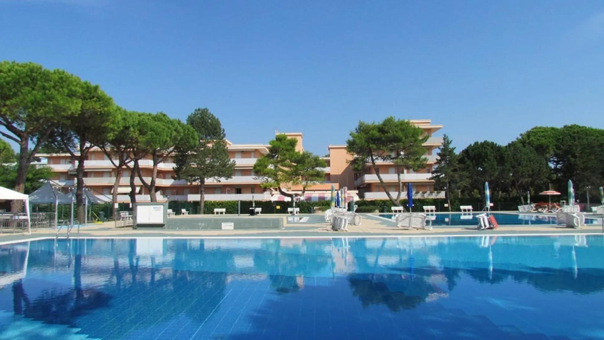 Vibrant Apartment In A Pool Paradise Bibione İtalya