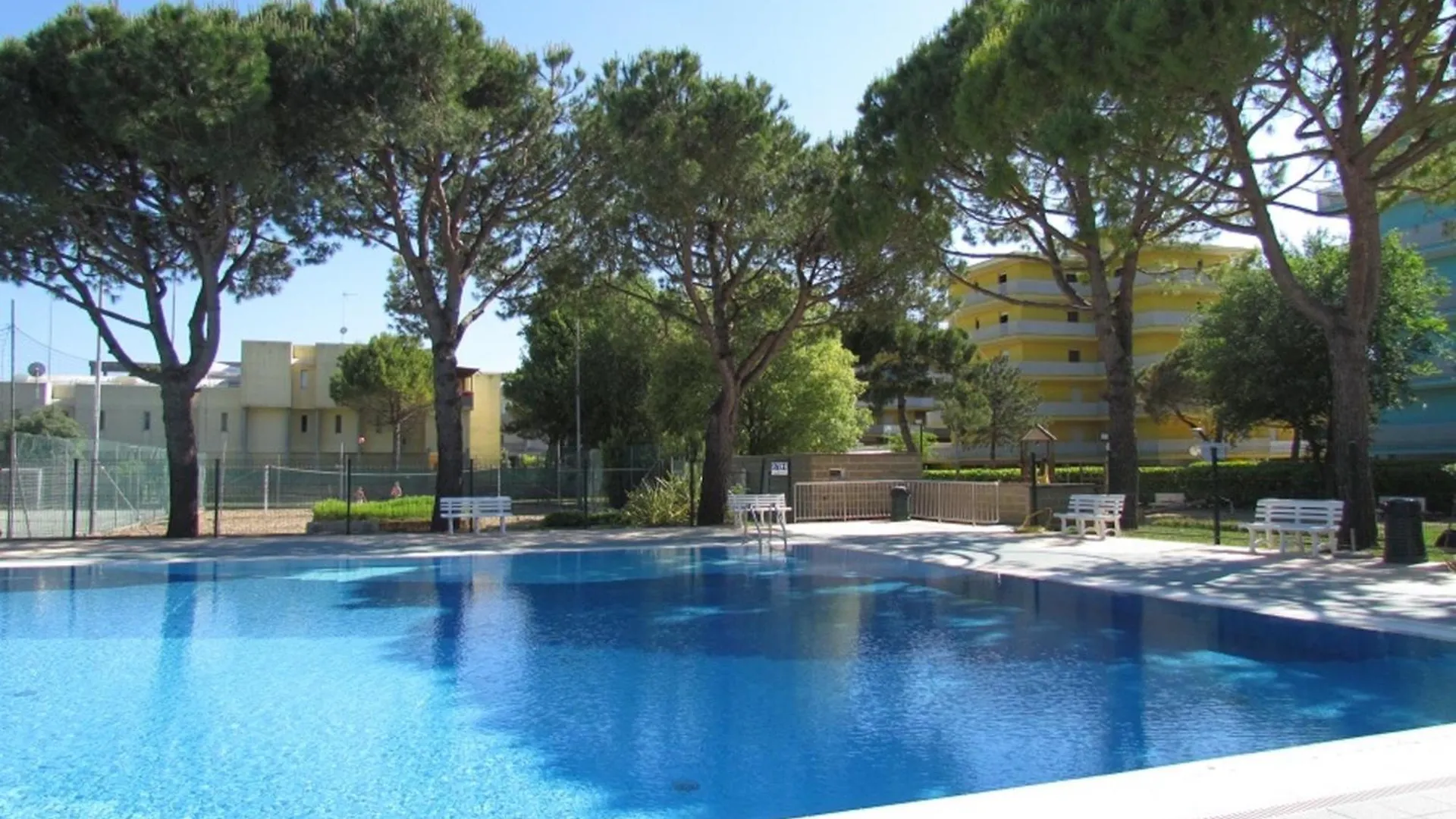 Vibrant Apartment In A Pool Paradise Bibione